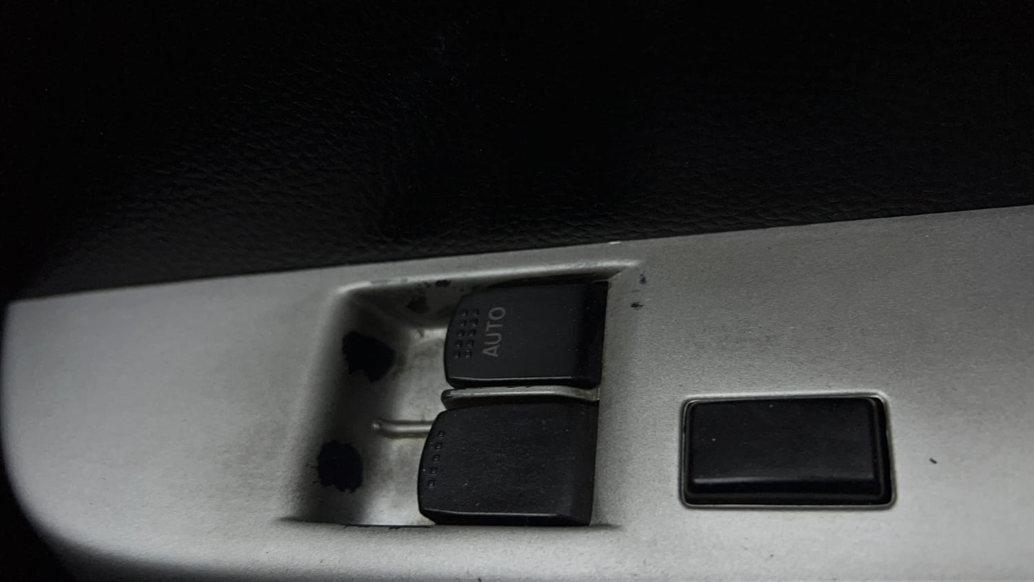 Used 2013 Maruti Suzuki Wagon R LXI Petrol Manual top_features Power windows