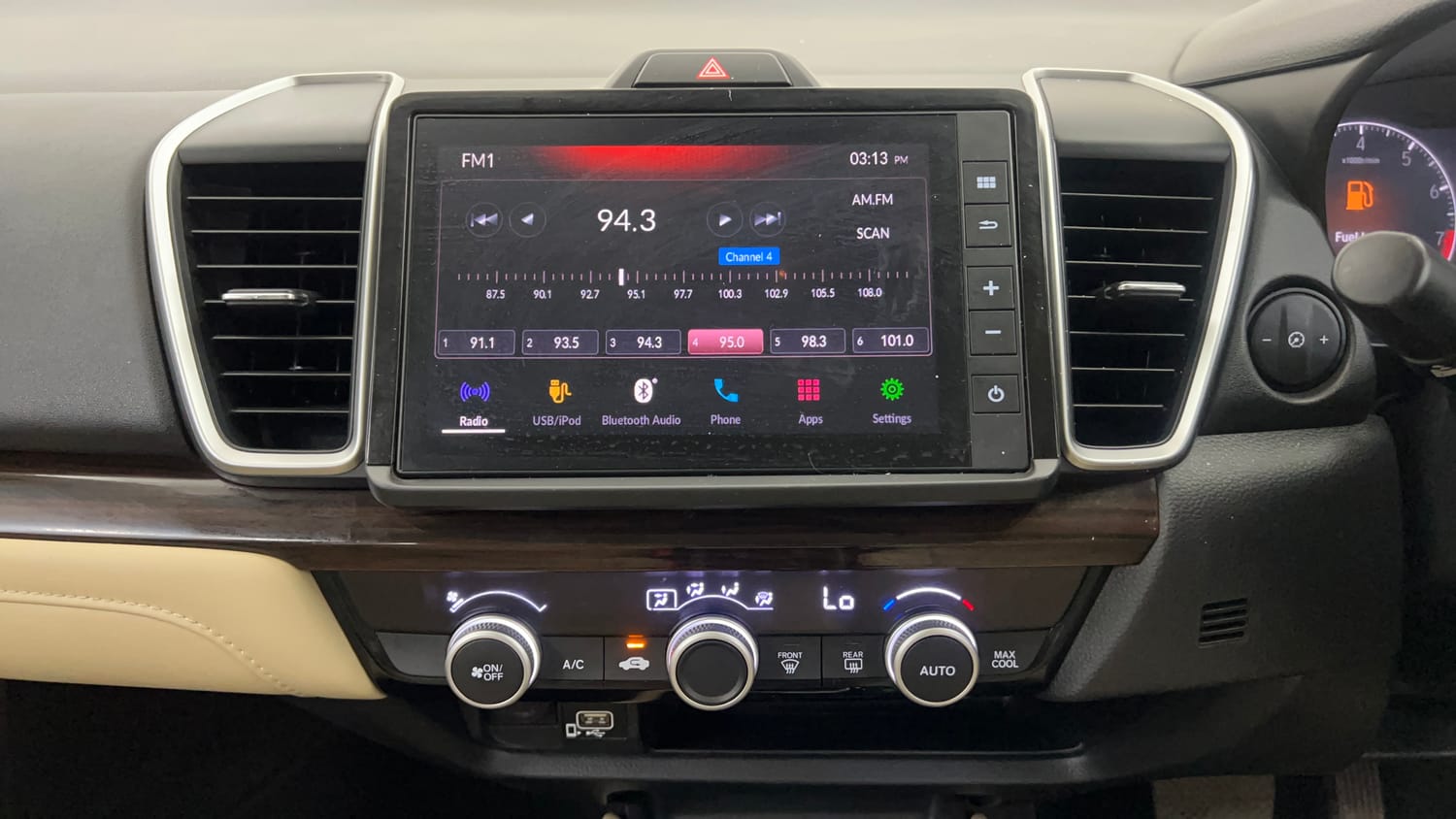 Used 2022 Honda City ZX CVT Petrol Petrol Automatic interior MUSIC SYSTEM & AC CONTROL VIEW