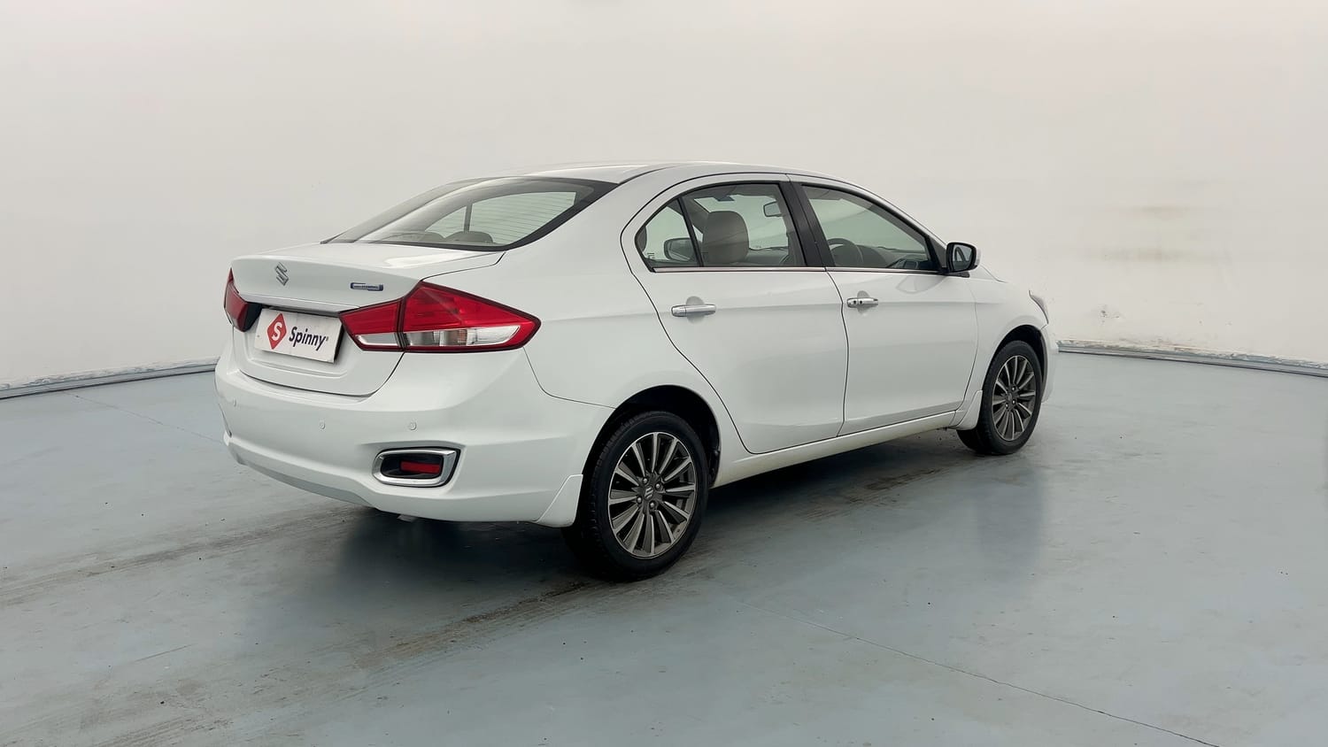 Used 2019 Maruti Suzuki Ciaz Alpha Hybrid 1.5 Petrol Manual exterior RIGHT REAR CORNER VIEW