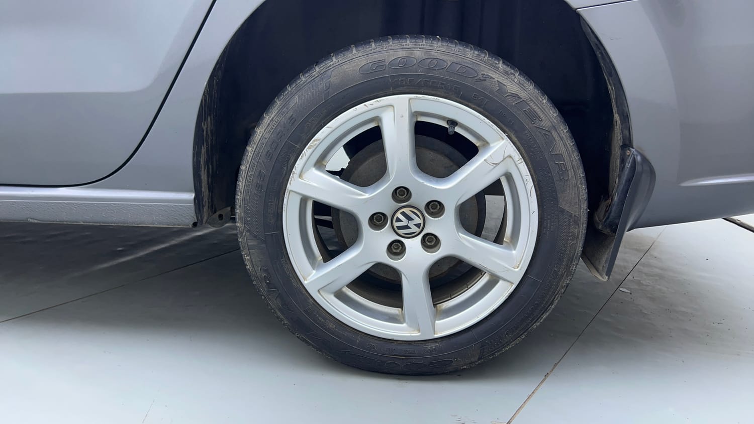 Used 2013 Volkswagen Vento Highline Petrol Petrol Manual tyres LEFT REAR TYRE RIM VIEW
