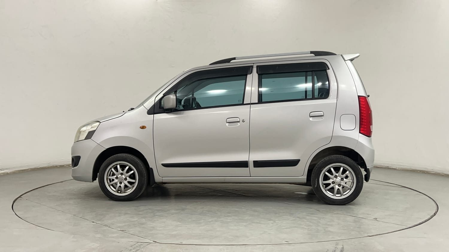 Used 2016 Maruti Suzuki Wagon R 1.0 VXI AMT Petrol Automatic exterior LEFT SIDE VIEW