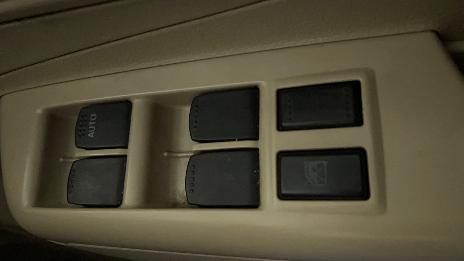 Used 2012 Maruti Suzuki A-Star Vxi (ABS) AT Petrol Automatic top_features Central locking