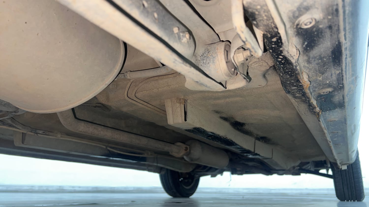 Used 2016 Maruti Suzuki Wagon R 1.0 VXI Petrol + CNG (Outside Fitted) Cng Manual extra REAR RIGHT UNDERBODY VIEW