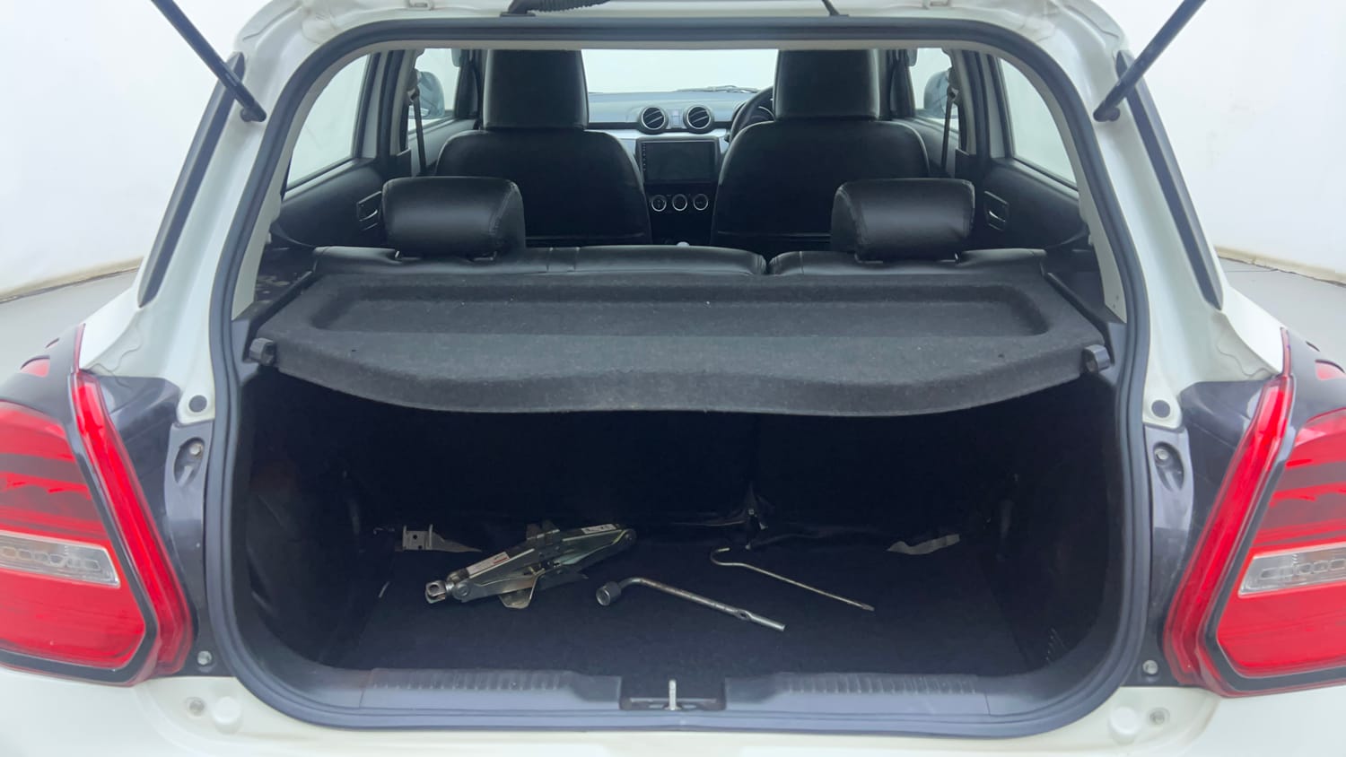 Used 2020 Maruti Suzuki Swift ZXi AMT Petrol Automatic interior DICKY INSIDE VIEW