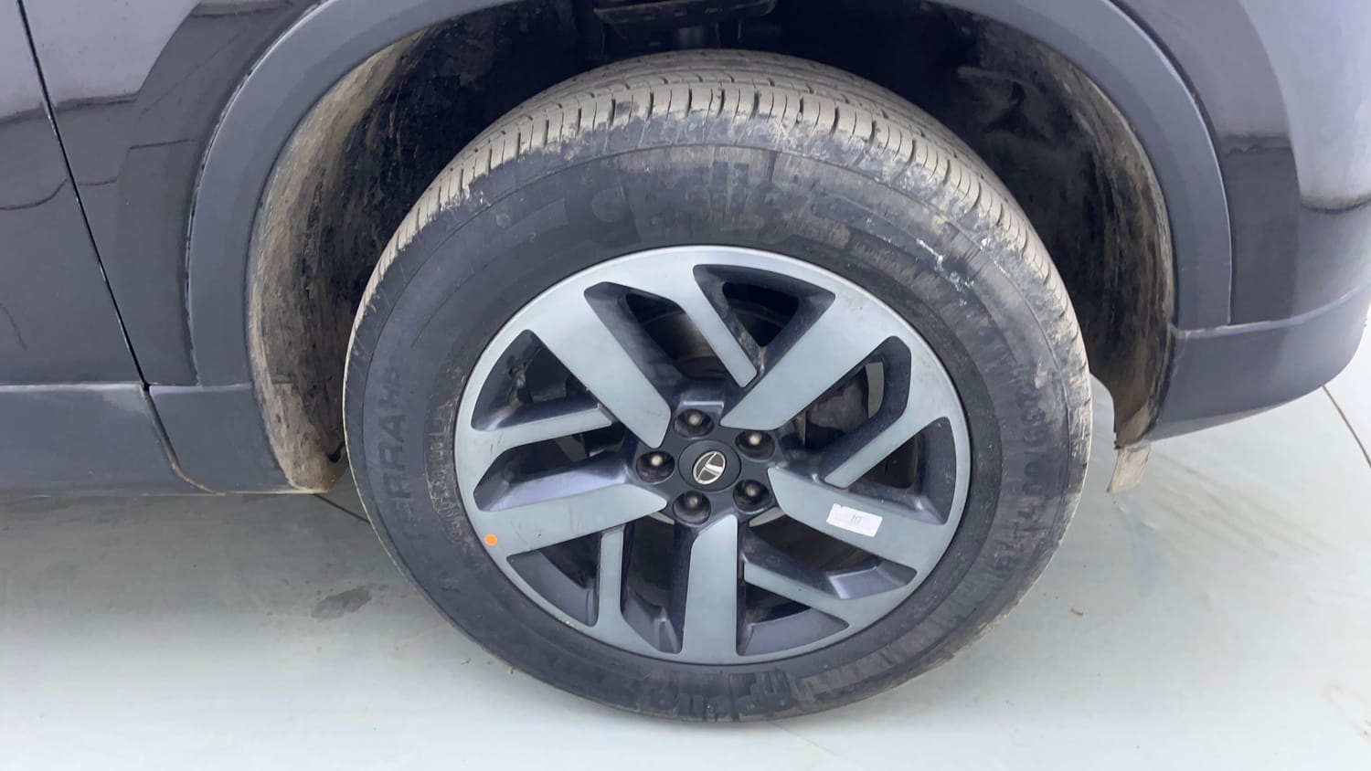Used 2023 Tata Harrier XZ Plus Dark Edition Diesel Manual tyres RIGHT FRONT TYRE RIM VIEW
