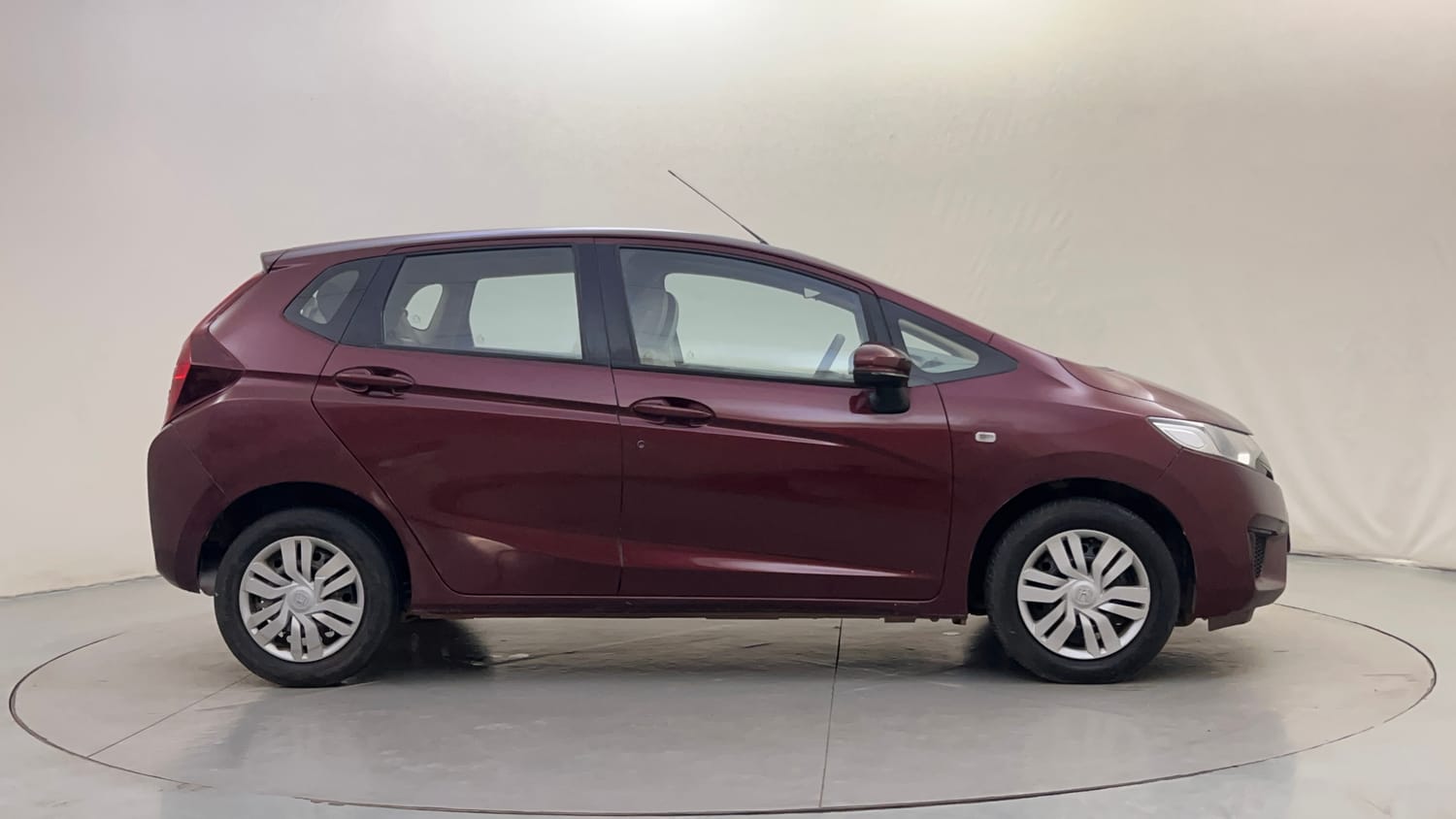 Used 2016 Honda Jazz S AT Petrol Automatic exterior RIGHT SIDE VIEW