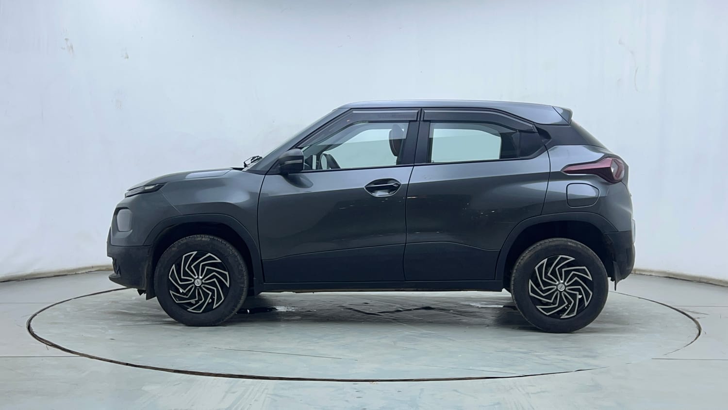 Used 2022 Tata Punch Pure MT Petrol Manual exterior LEFT SIDE VIEW