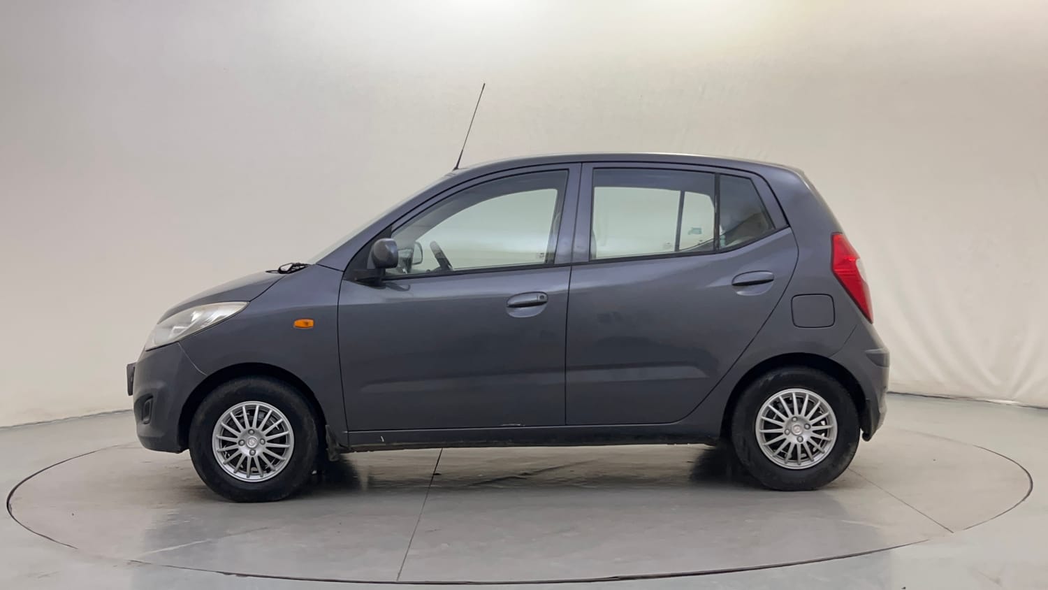 Used 2014 Hyundai i10 Era 1.1 iRDE2 Petrol Manual exterior LEFT SIDE VIEW