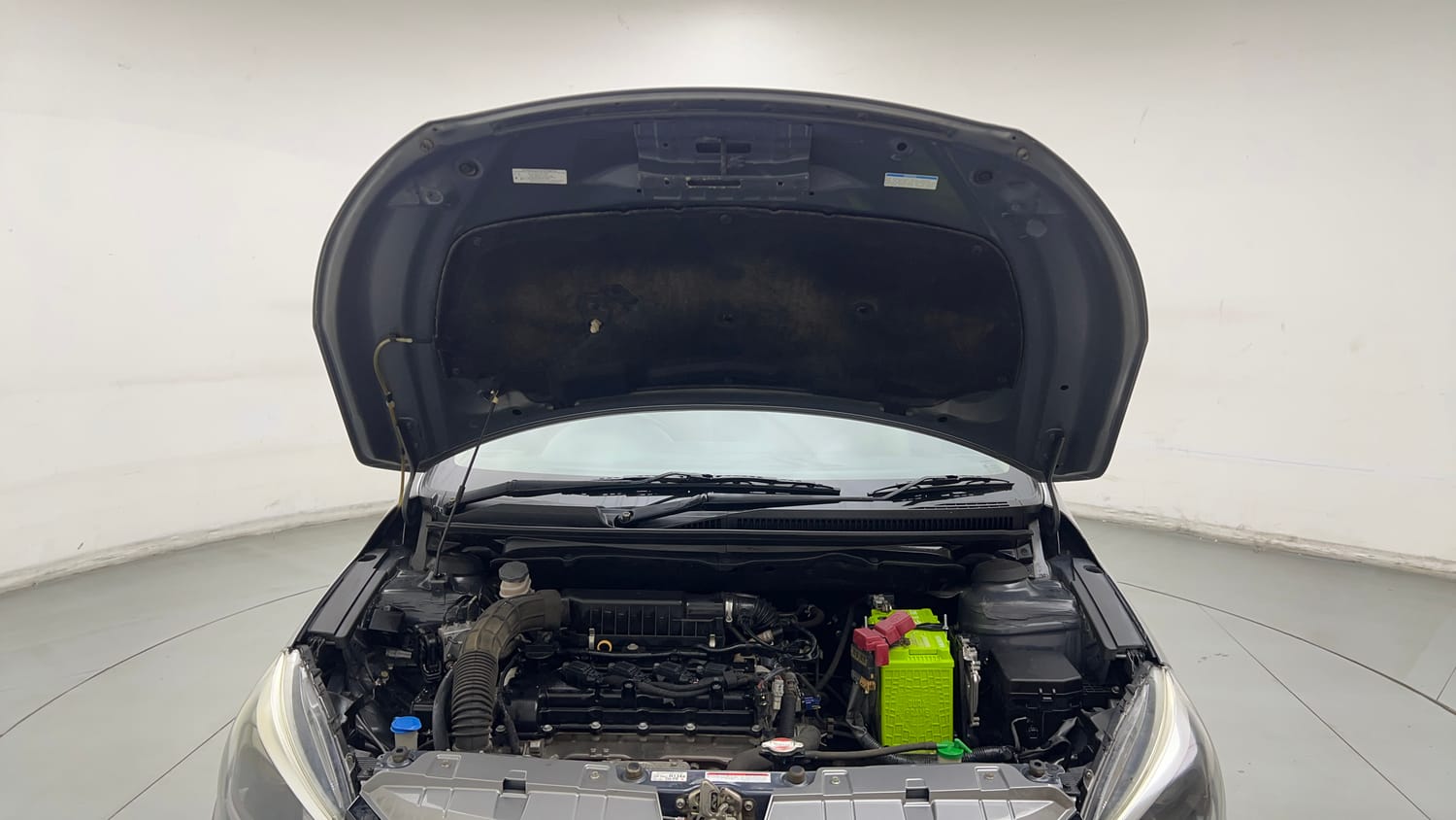 Used 2019 Maruti Suzuki Ciaz Alpha Hybrid 1.5 Petrol Manual engine ENGINE & BONNET OPEN FRONT VIEW
