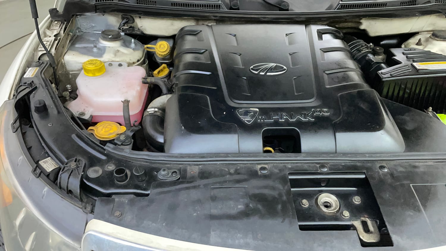 Used 2015 Mahindra XUV500 W6 Diesel Manual engine ENGINE RIGHT SIDE VIEW