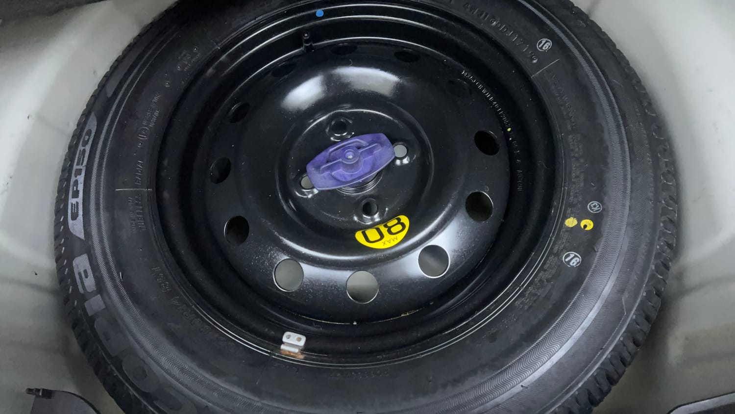Used 2020 Maruti Suzuki Swift ZXi AMT Petrol Automatic tyres SPARE TYRE VIEW