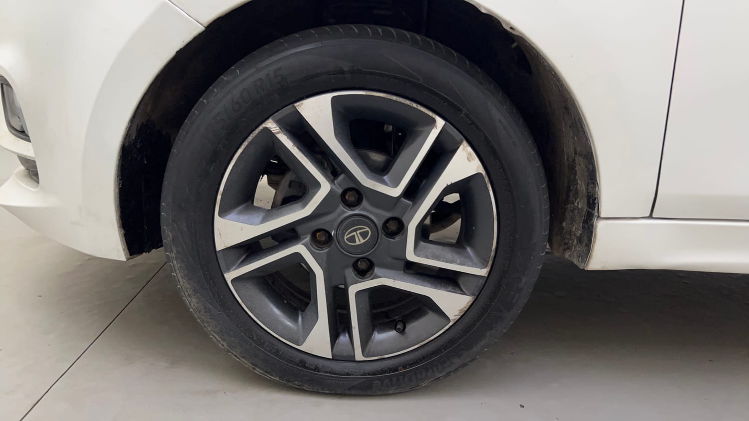 Used 2022 Tata Tiago XZA Plus Petrol Automatic tyres LEFT FRONT TYRE RIM VIEW