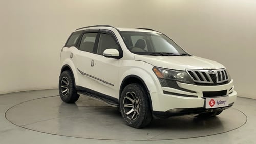 Used 2015 Mahindra XUV500 W6 Diesel Manual exterior RIGHT FRONT CORNER VIEW