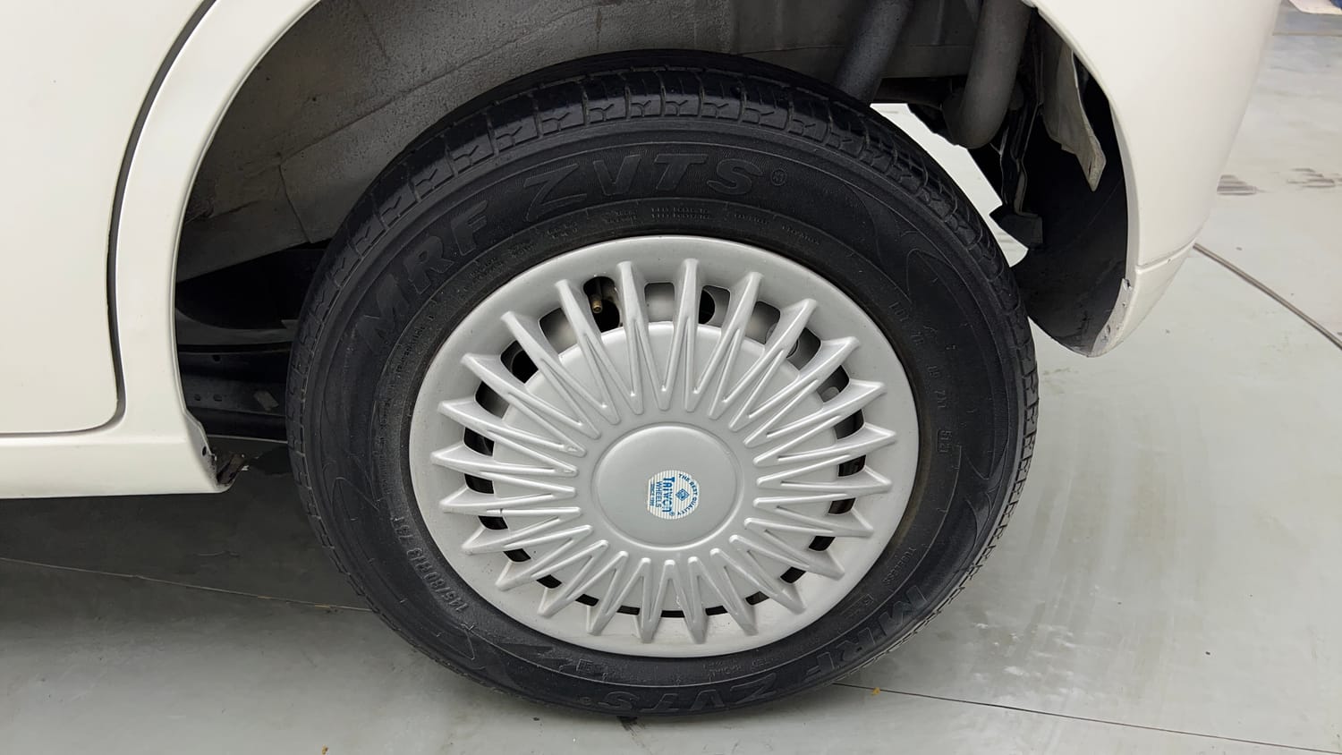 Used 2013 Maruti Suzuki Wagon R LXI Petrol Manual tyres LEFT REAR TYRE RIM VIEW