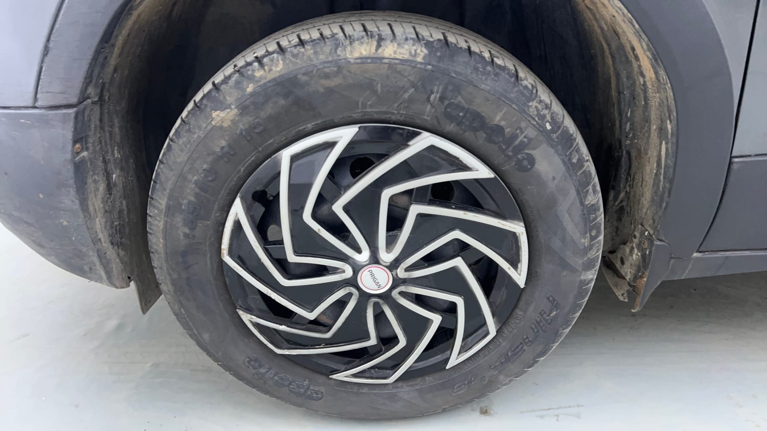 Used 2022 Tata Punch Pure MT Petrol Manual tyres LEFT FRONT TYRE RIM VIEW