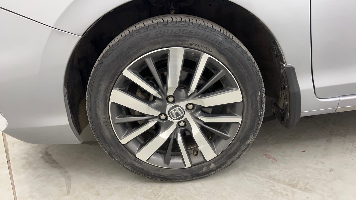 Used 2022 Honda City ZX CVT Petrol Petrol Automatic tyres LEFT FRONT TYRE RIM VIEW