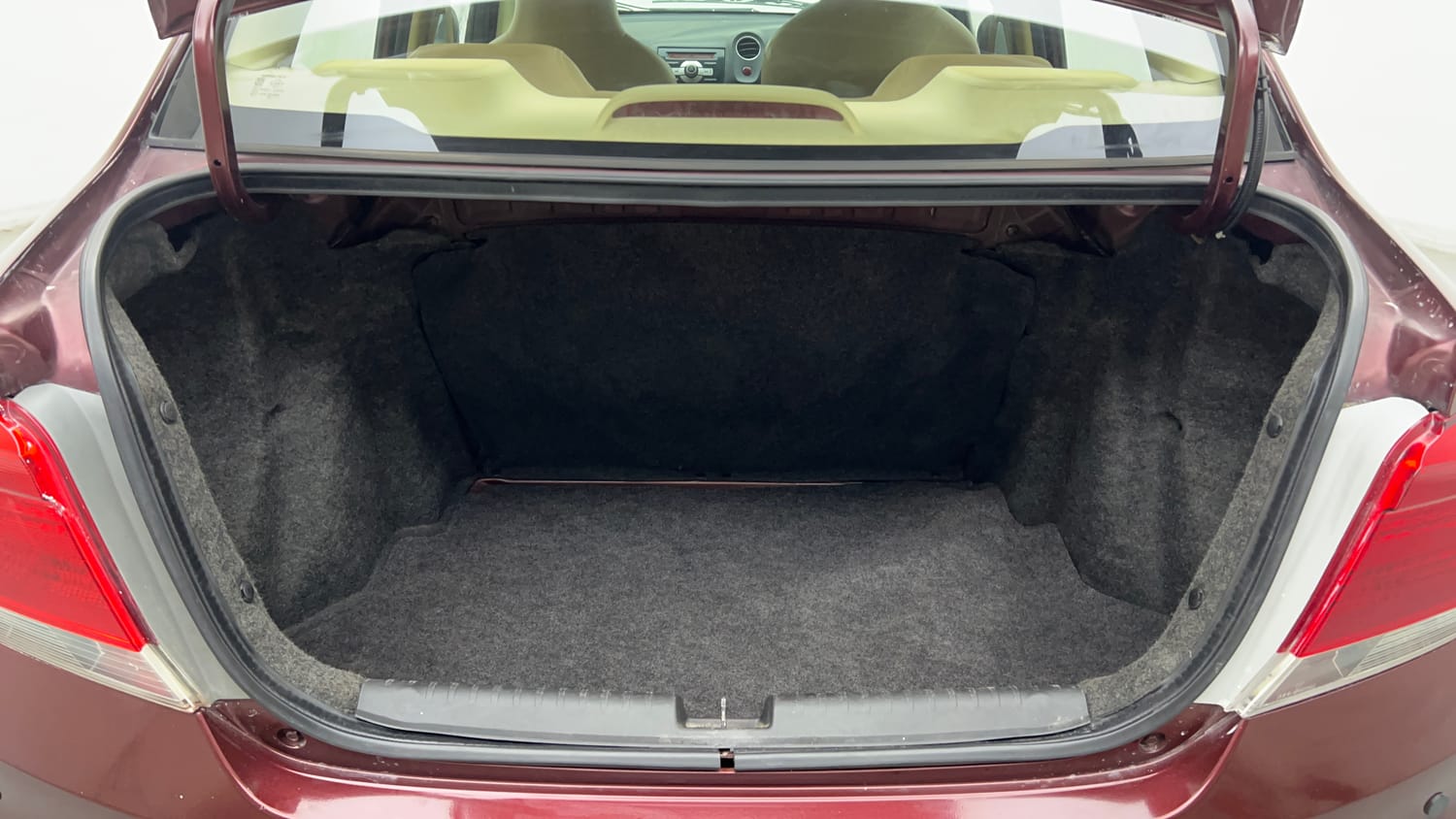 Used 2015 Honda Amaze 1.2 S i-VTEC Petrol Manual interior DICKY INSIDE VIEW