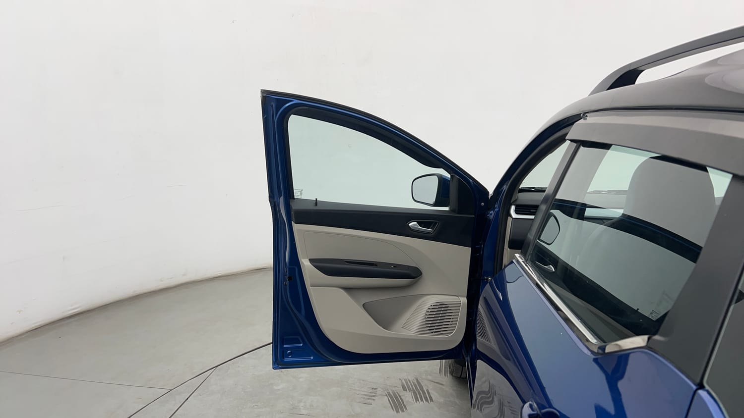 Used 2022 Renault Triber RXZ Dual Tone Petrol Manual interior LEFT FRONT DOOR OPEN VIEW