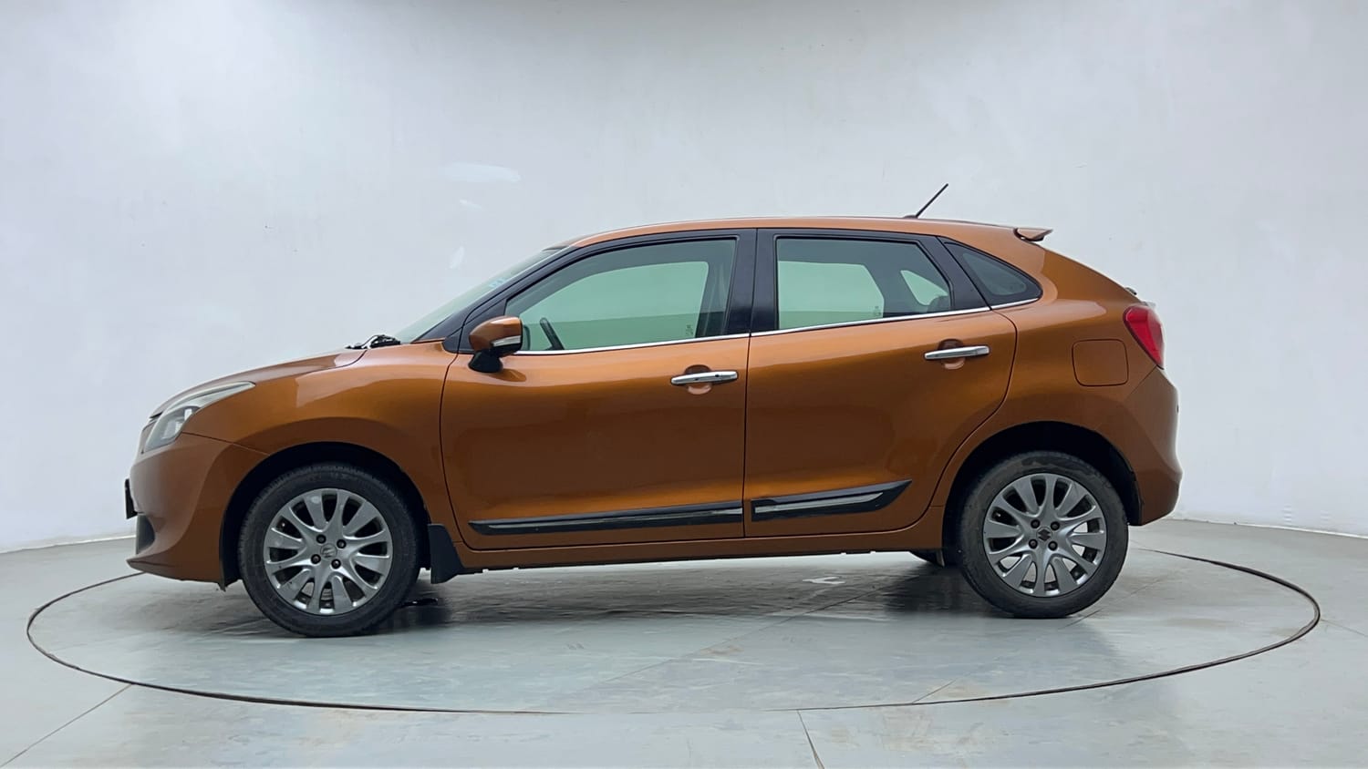 Used 2018 Maruti Suzuki Baleno Alpha 1.2 Petrol Manual exterior LEFT SIDE VIEW