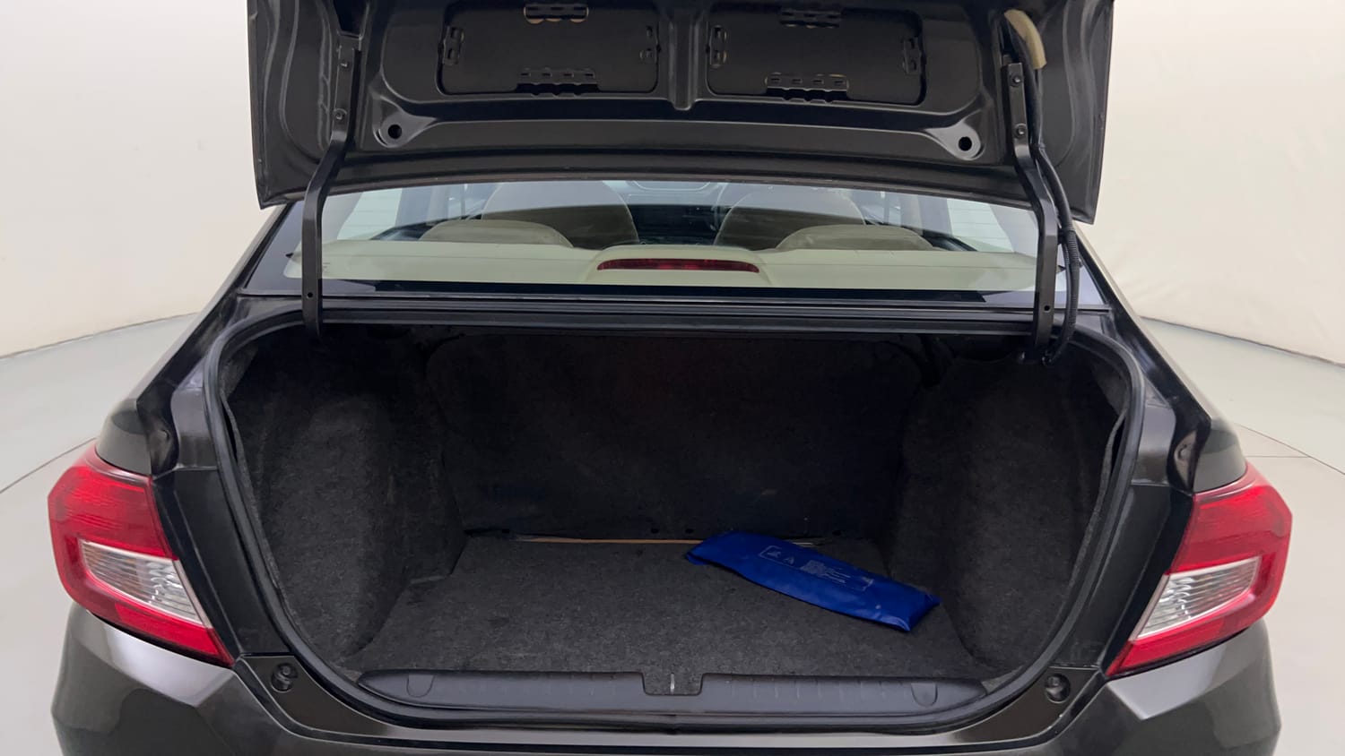 Used 2019 Honda Amaze 1.2 VX CVT Petrol Petrol Automatic interior DICKY INSIDE VIEW