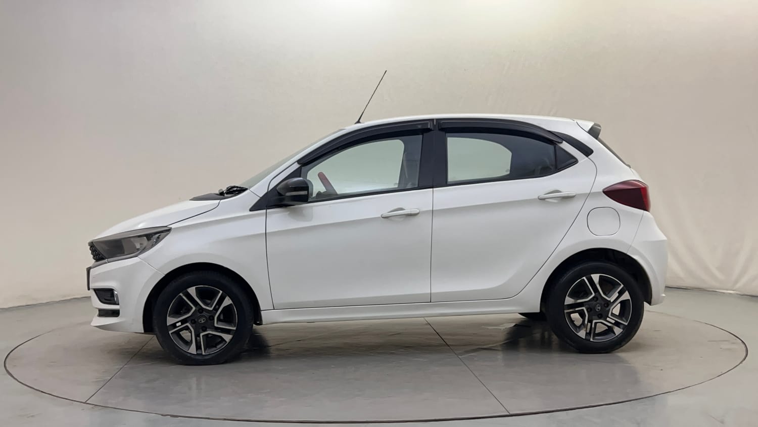 Used 2022 Tata Tiago XZA Plus Petrol Automatic exterior LEFT SIDE VIEW