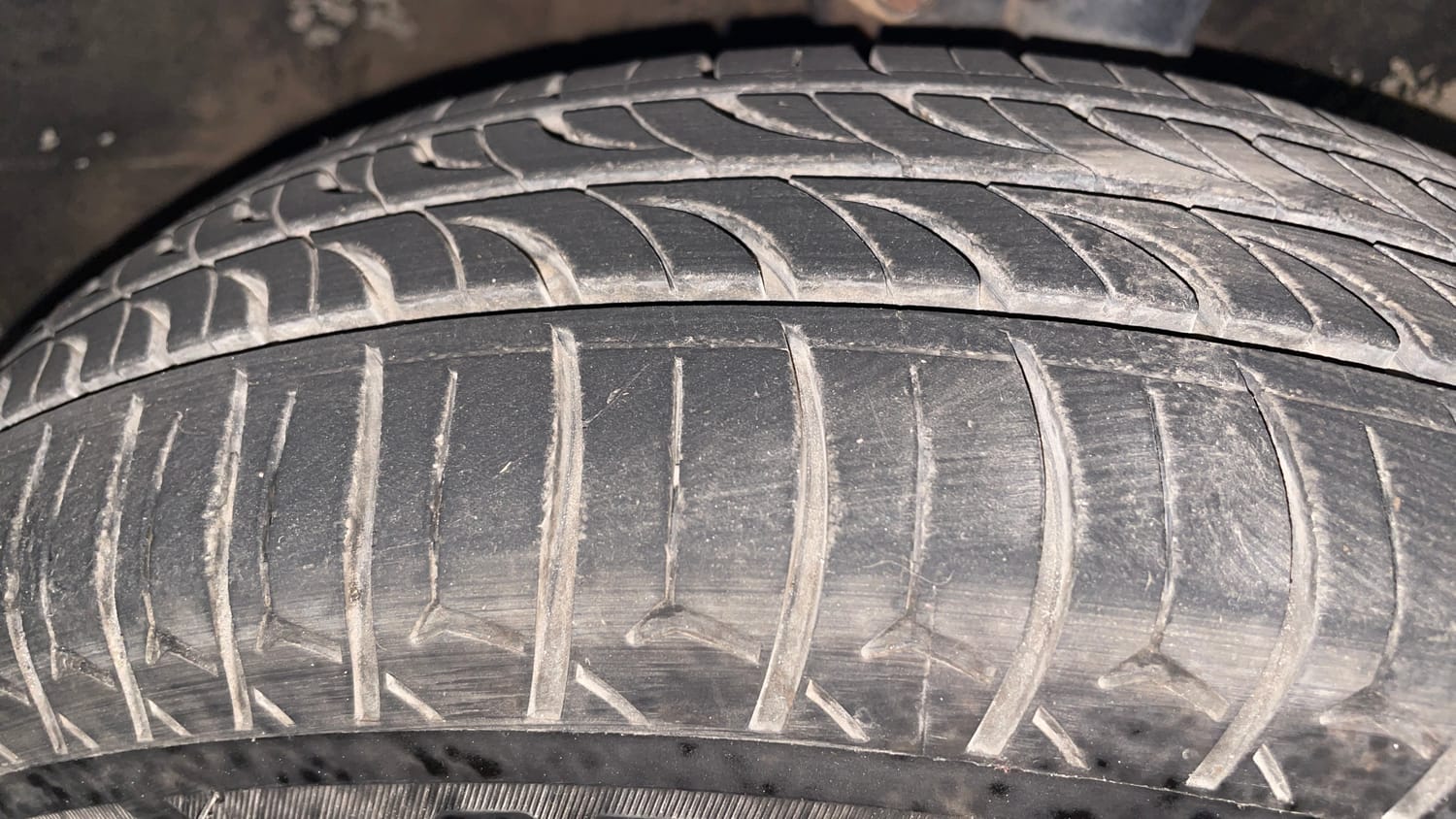 Used 2012 Maruti Suzuki A-Star Vxi (ABS) AT Petrol Automatic tyres RIGHT FRONT TYRE TREAD VIEW