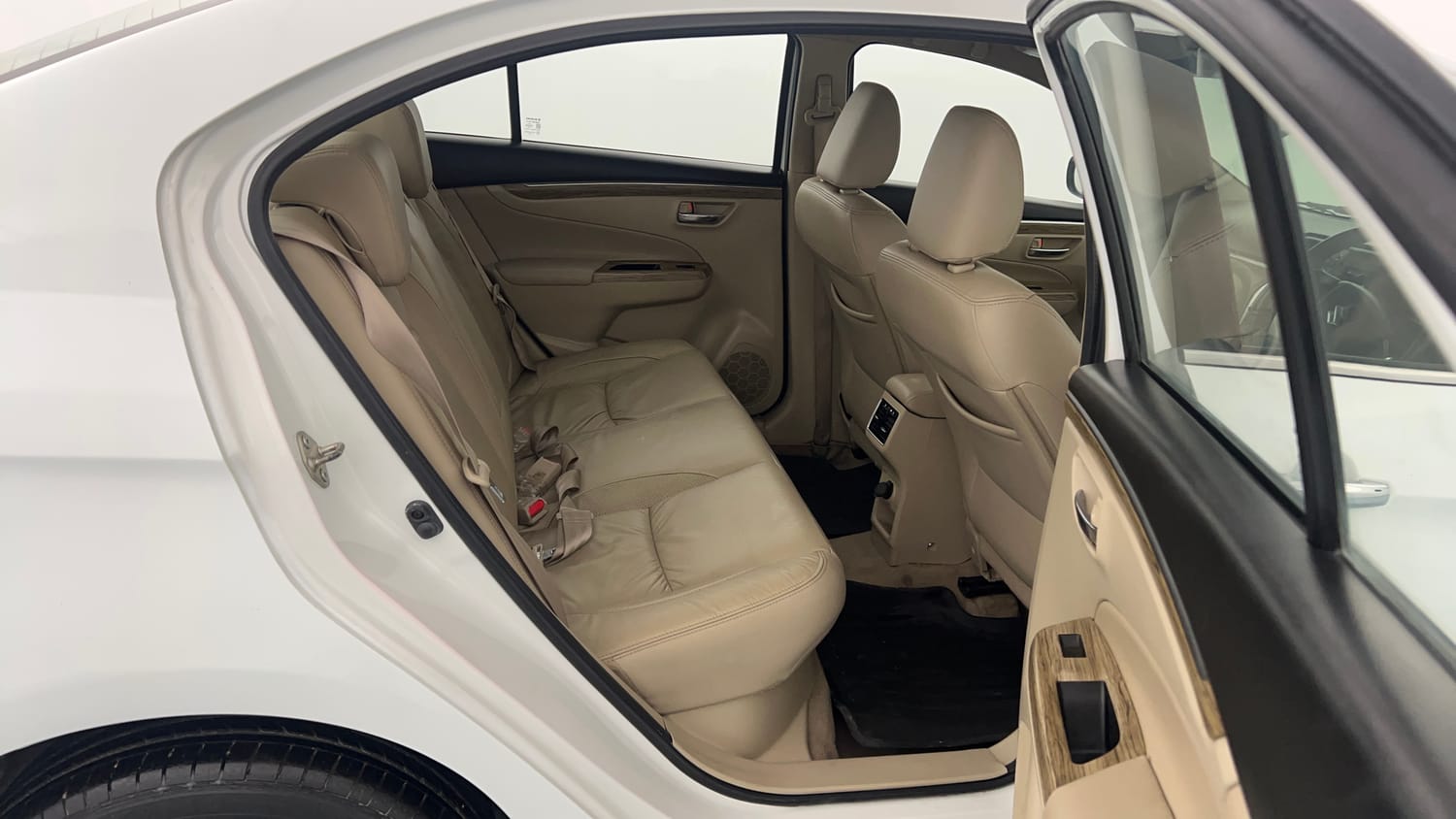 Used 2019 Maruti Suzuki Ciaz Alpha Hybrid 1.5 Petrol Manual interior RIGHT SIDE REAR DOOR CABIN VIEW