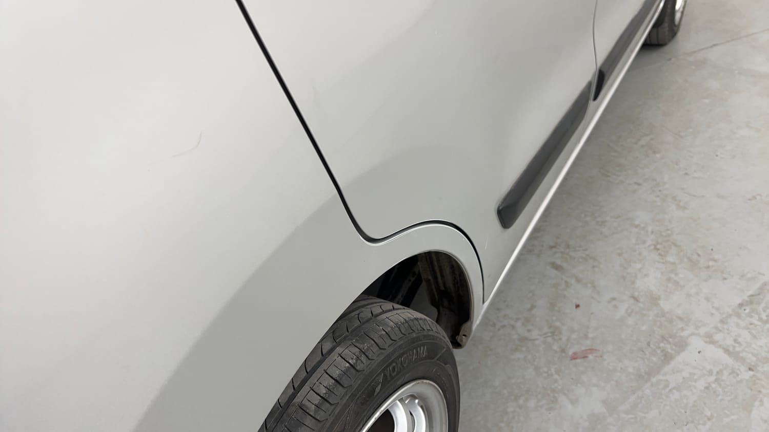 Used 2016 Maruti Suzuki Wagon R 1.0 VXI AMT Petrol Automatic dents MINOR SCRATCH