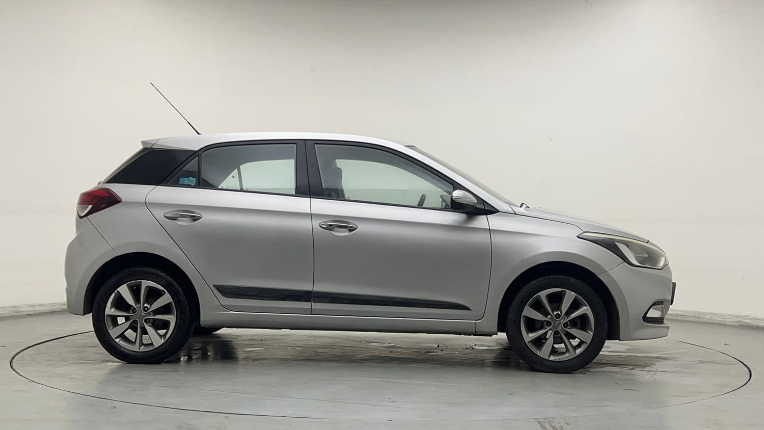 Used 2016 Hyundai Elite i20 Asta 1.2 Petrol Manual exterior RIGHT SIDE VIEW
