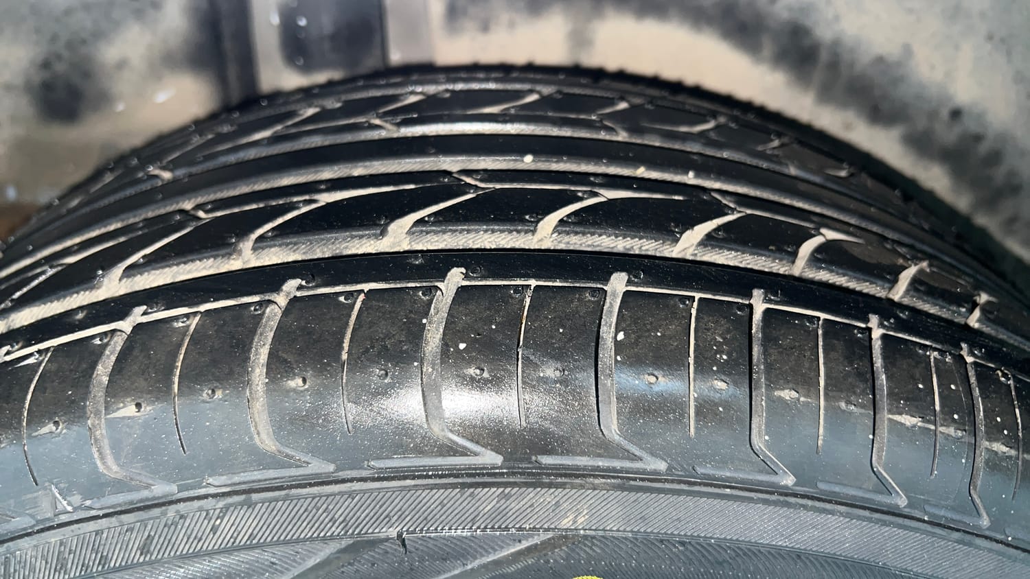 Used 2019 Maruti Suzuki Ciaz Alpha Hybrid 1.5 Petrol Manual tyres RIGHT REAR TYRE TREAD VIEW