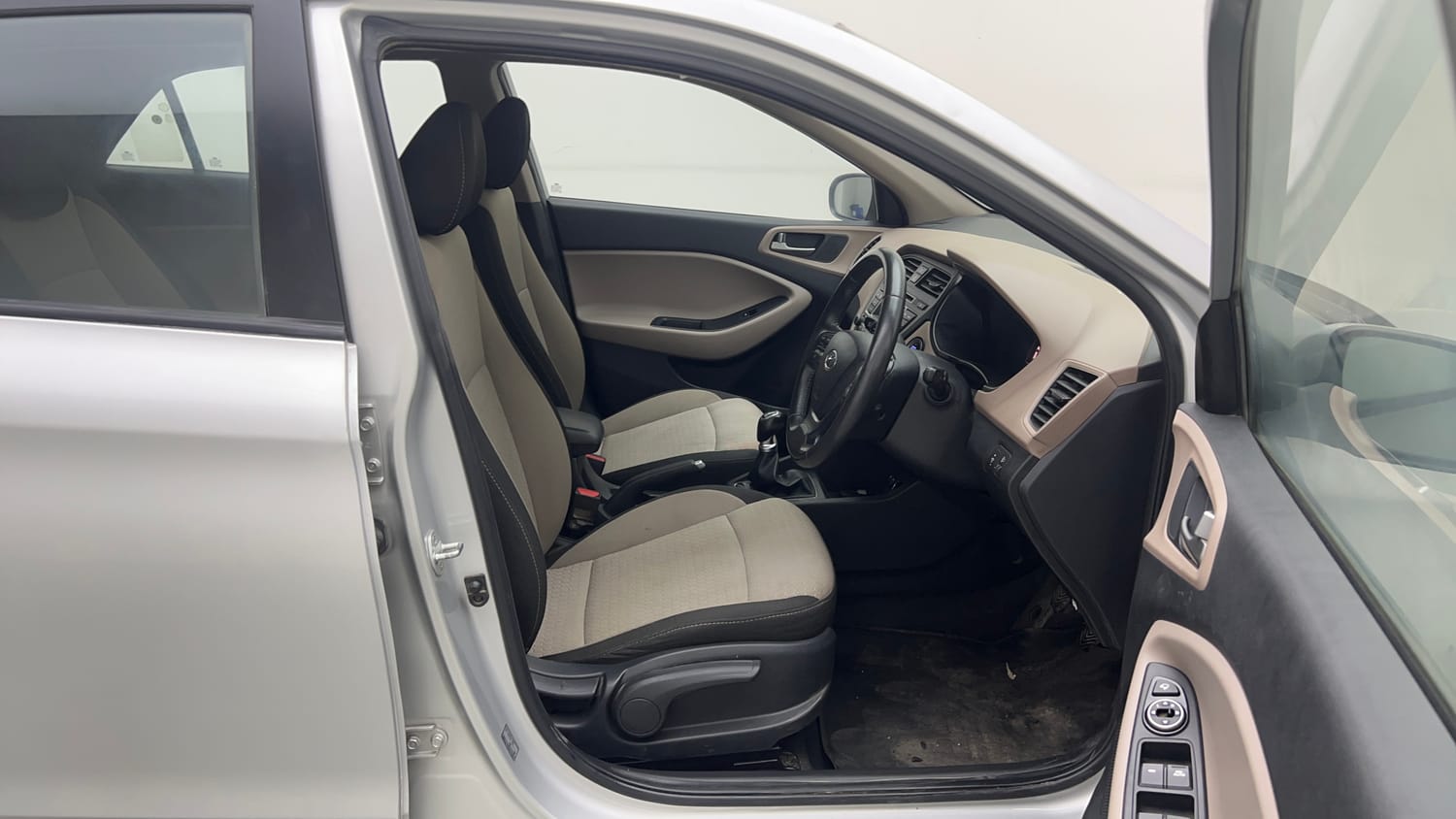 Used 2016 Hyundai Elite i20 Asta 1.2 Petrol Manual interior RIGHT SIDE FRONT DOOR CABIN VIEW