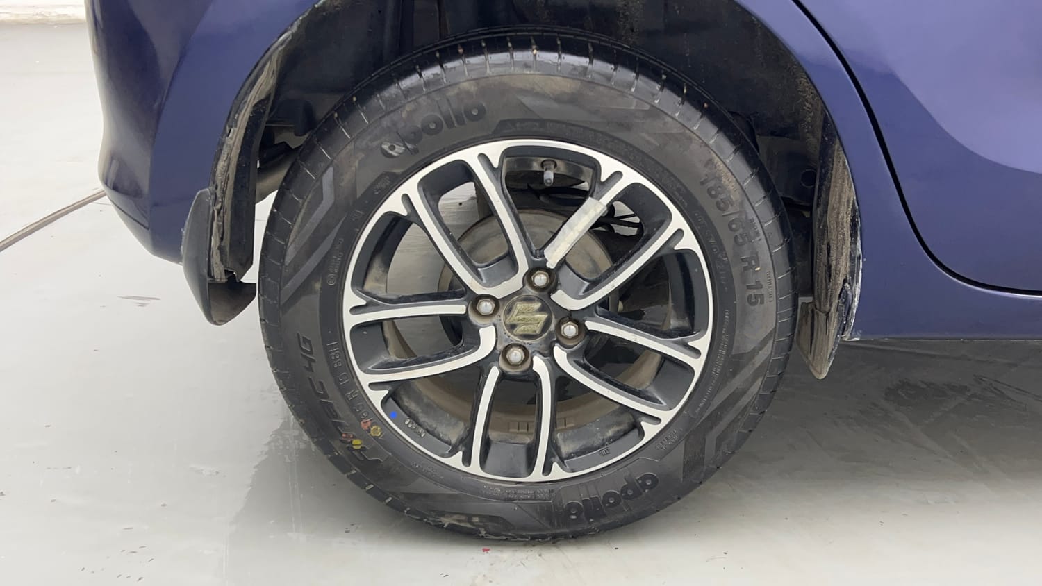 Used 2019 Maruti Suzuki Swift ZXi Plus AMT Petrol Automatic tyres RIGHT REAR TYRE RIM VIEW
