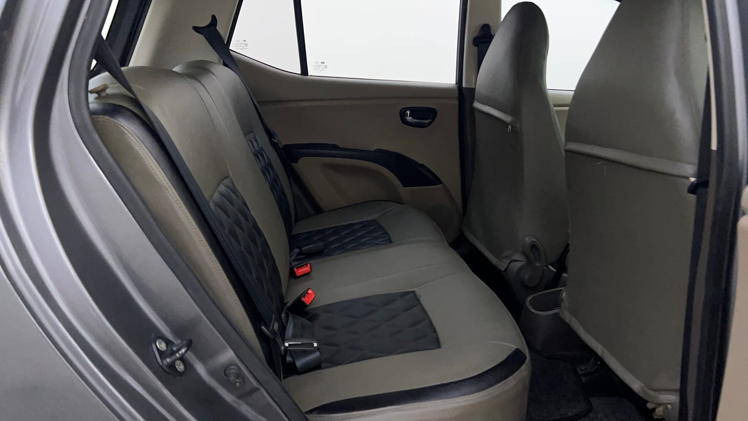 Used 2013 Hyundai i10 Magna 1.2 Kappa2 Petrol Manual interior RIGHT SIDE REAR DOOR CABIN VIEW