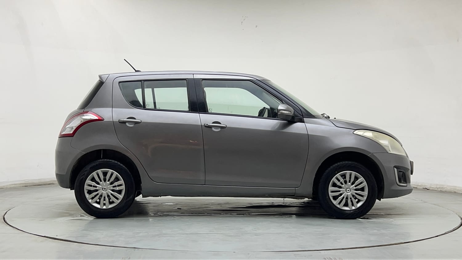 Used 2015 Maruti Suzuki Swift VXi Petrol Manual exterior RIGHT SIDE VIEW