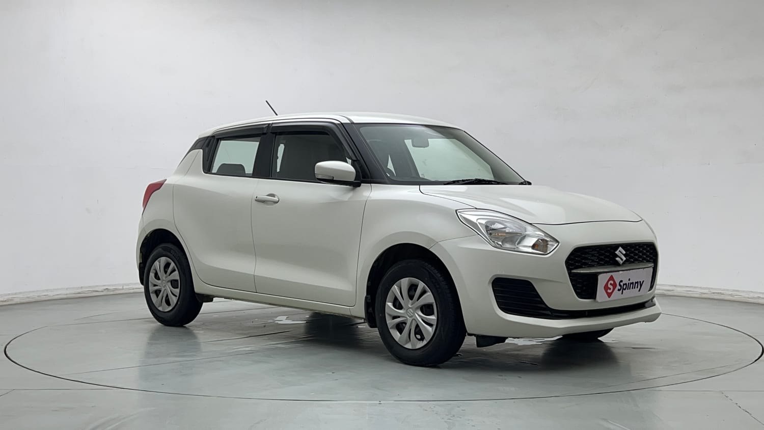 Used 2021 Maruti Suzuki Swift VXi Petrol Manual exterior RIGHT FRONT CORNER VIEW