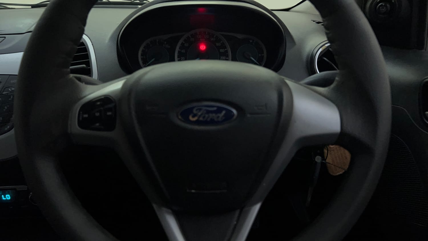 Used 2016 Ford Figo Titanium1.5 TDCi Diesel Manual top_features Airbags