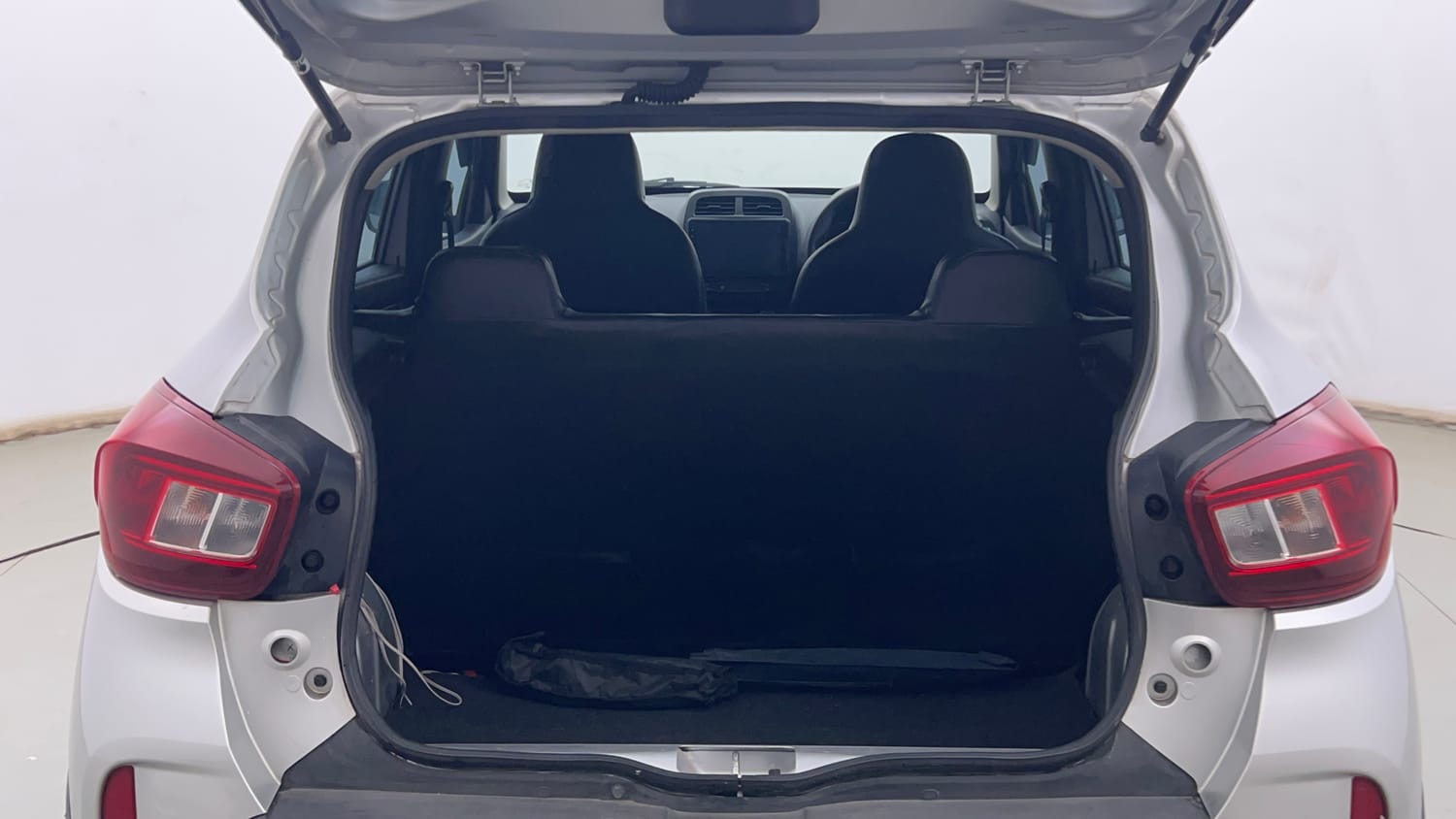 Used 2020 Renault Kwid RXL Petrol Manual interior DICKY INSIDE VIEW