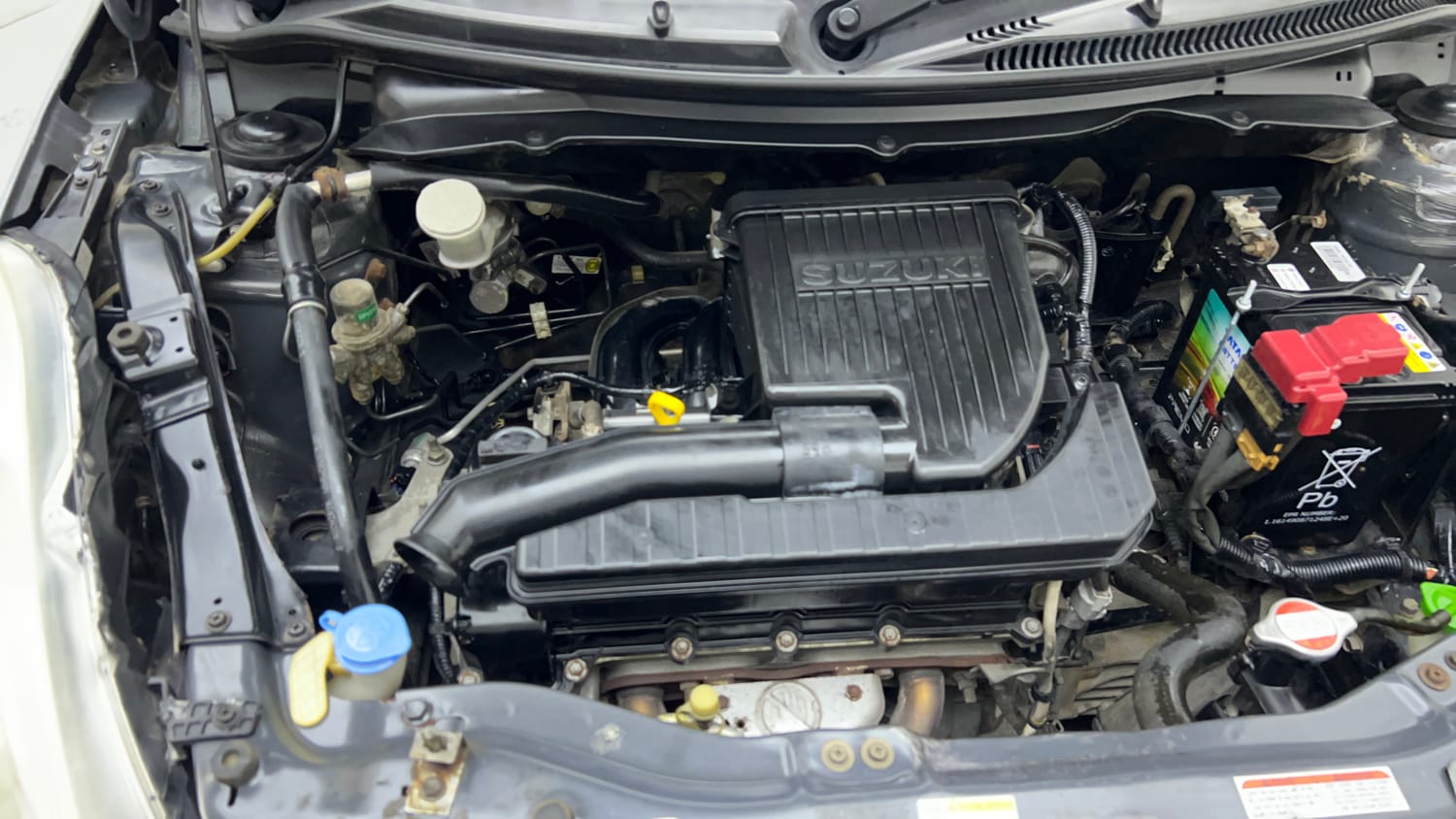 Used 2015 Maruti Suzuki Swift VXi Petrol Manual engine ENGINE RIGHT SIDE VIEW