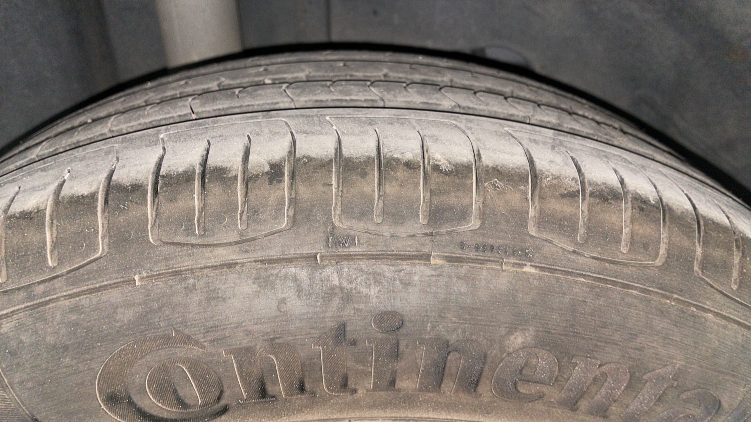 Used 2019 Ford Freestyle Titanium 1.2 Ti-VCT Petrol Manual tyres RIGHT REAR TYRE TREAD VIEW