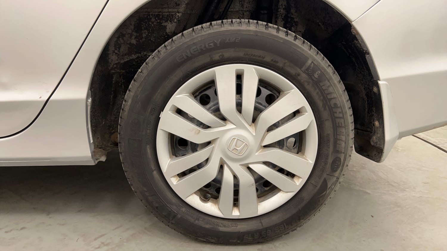 Used 2016 Honda City SV CVT Petrol Automatic tyres LEFT REAR TYRE RIM VIEW