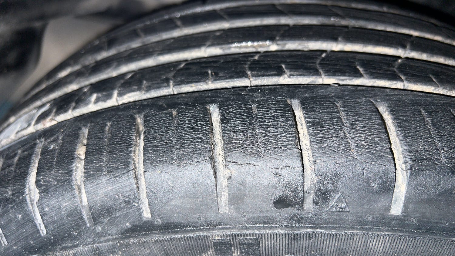 Used 2020 Maruti Suzuki Ciaz Alpha 1.5 AT Petrol Automatic tyres RIGHT REAR TYRE TREAD VIEW