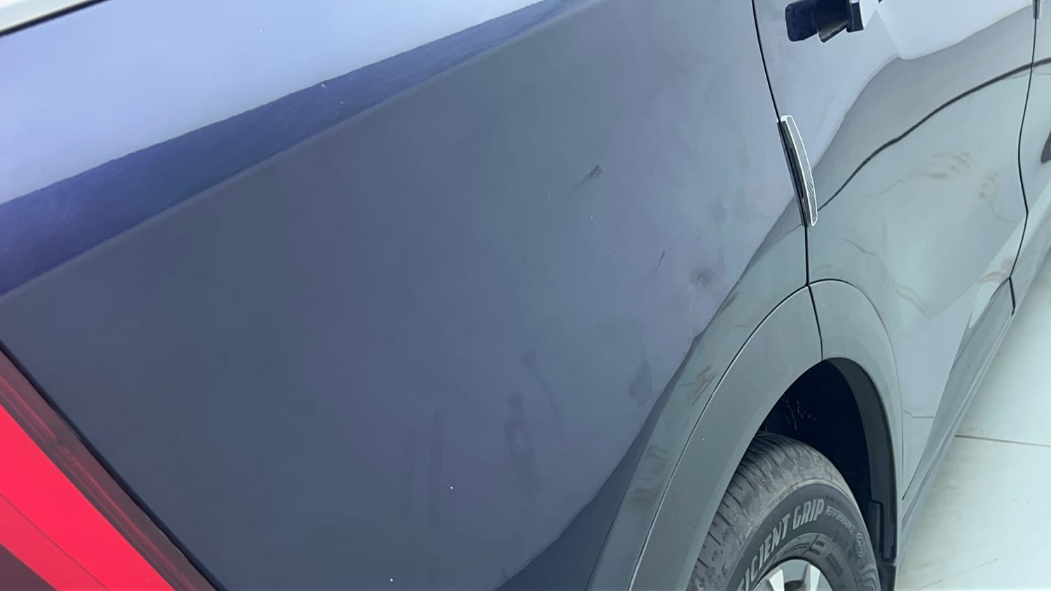 Used 2021 Mahindra XUV700 AX 7 Petrol AT Luxury Pack 7 STR Petrol Automatic dents MINOR DENT