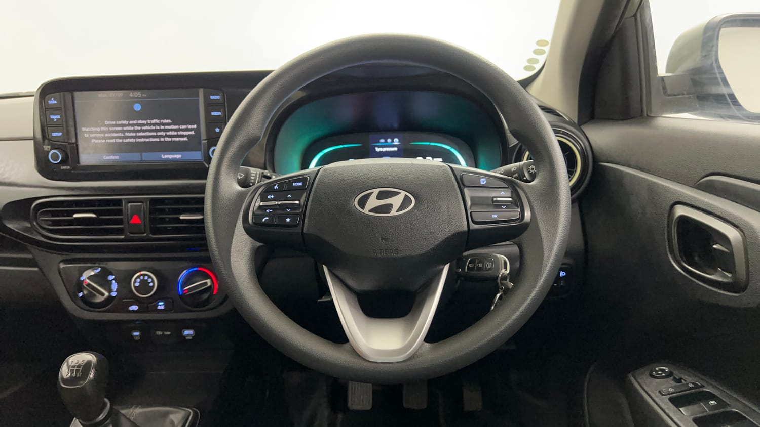 Used 2024 Hyundai Exter S 1.2 MT Hy-CNG Duo Cng Manual interior STEERING VIEW