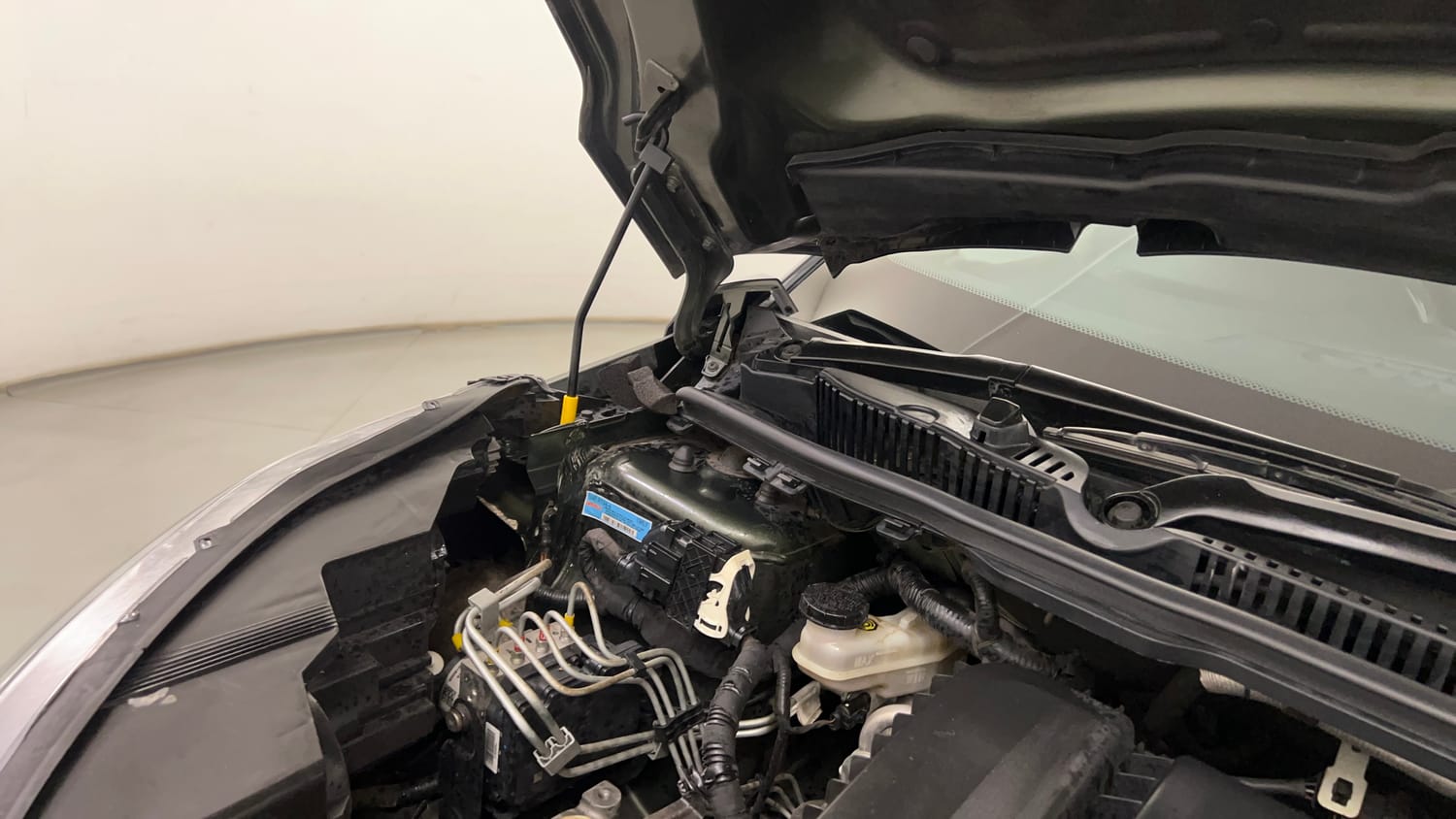Used 2022 Tata Nexon XZA Plus (O) Diesel Diesel Automatic engine ENGINE RIGHT SIDE HINGE & APRON VIEW