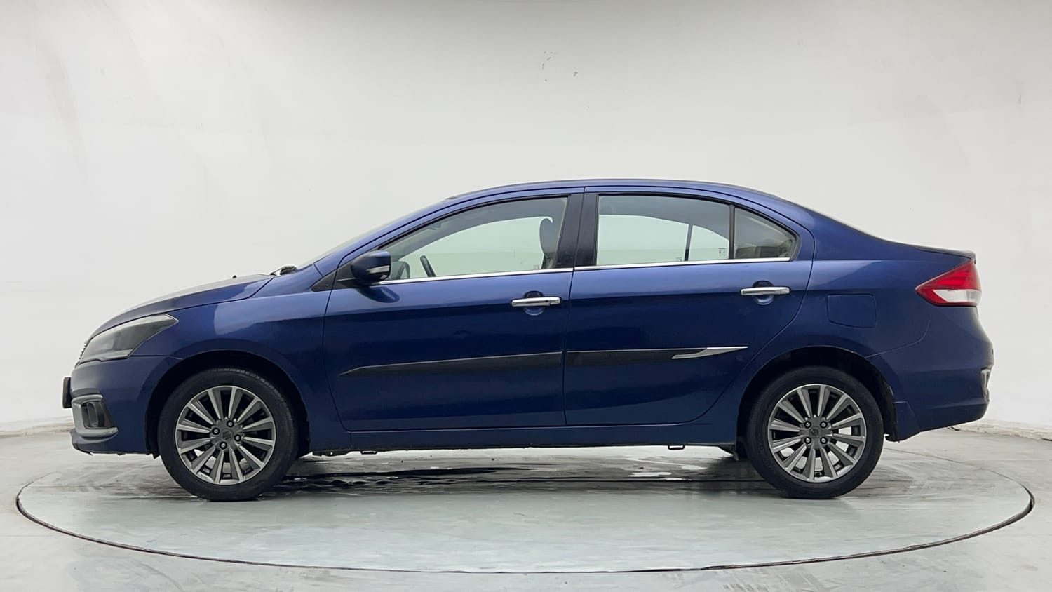 Used 2019 Maruti Suzuki Ciaz Alpha Hybrid 1.5 Petrol Manual exterior LEFT SIDE VIEW