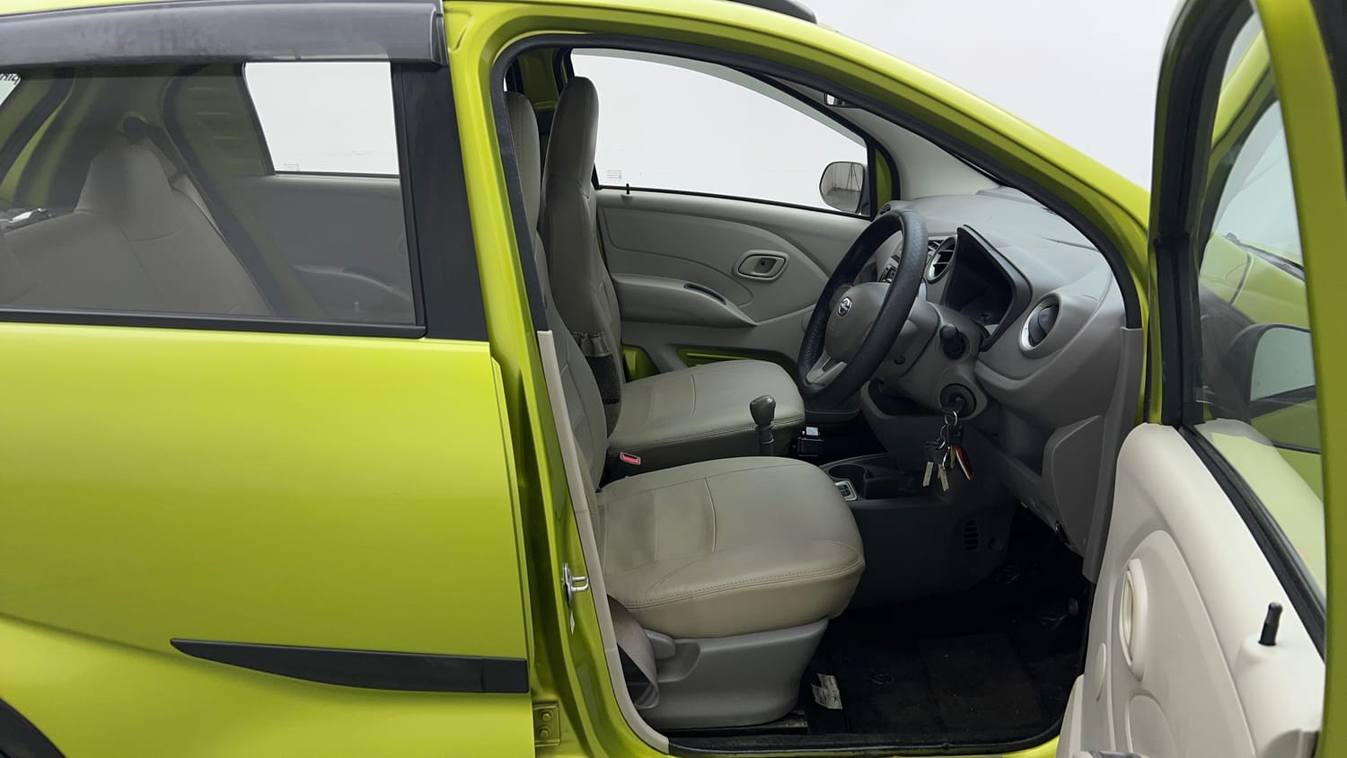 Used 2017 Datsun Redi-GO S Petrol Manual interior RIGHT SIDE FRONT DOOR CABIN VIEW