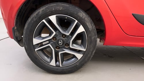 Used 2020 Tata Tiago XZA Plus Petrol Automatic tyres RIGHT REAR TYRE RIM VIEW