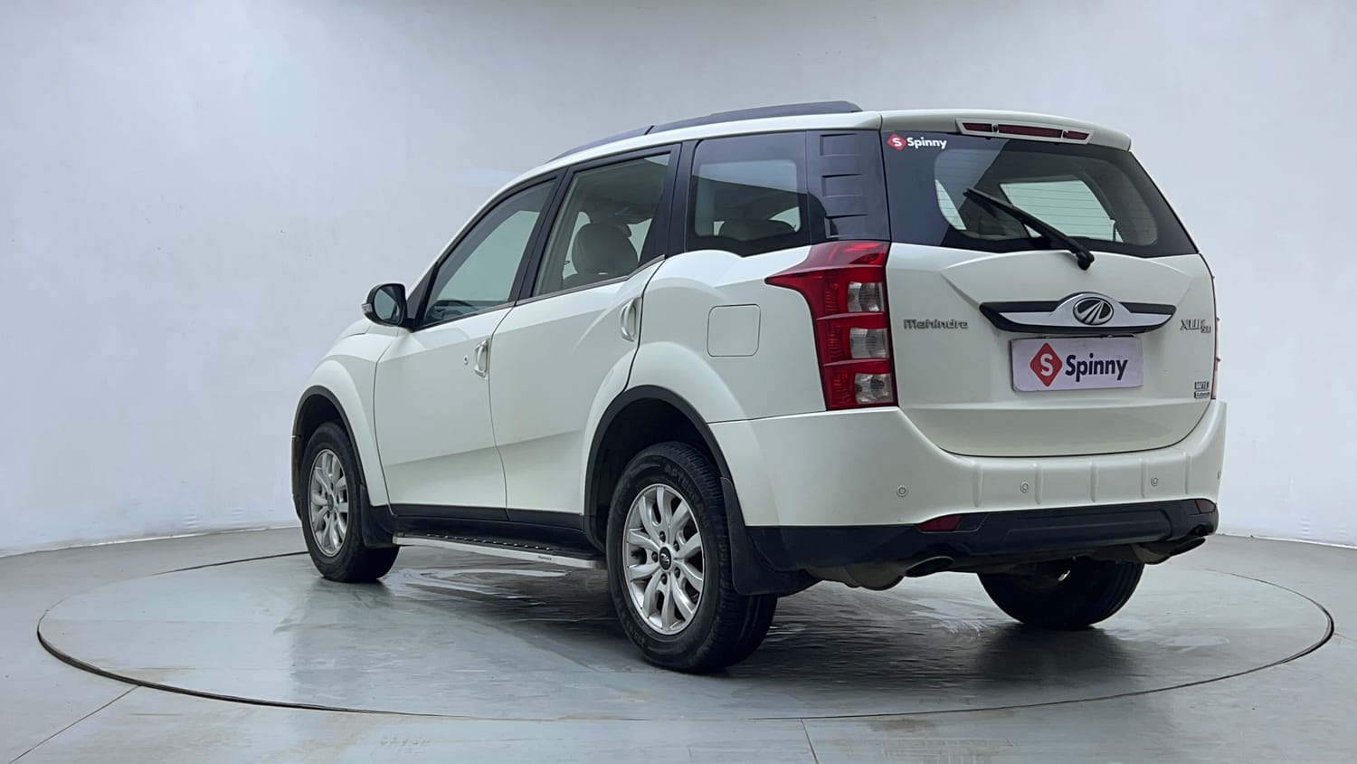 Used 2016 Mahindra XUV500 W10 AT Diesel Automatic exterior LEFT REAR CORNER VIEW
