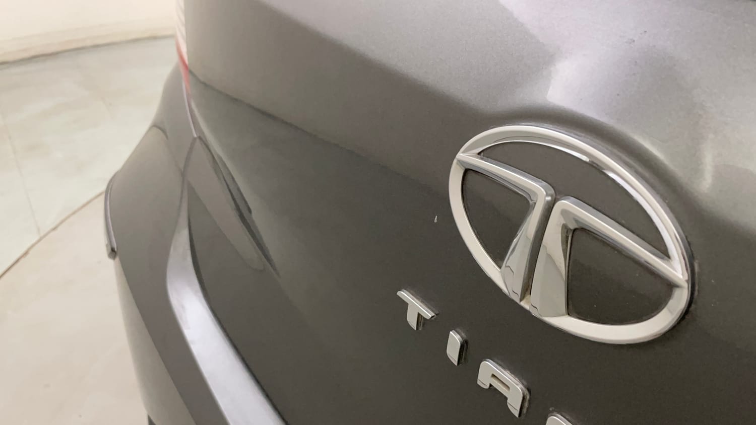 Used 2021 Tata Tiago XZ Plus Petrol Manual dents MINOR SCRATCH