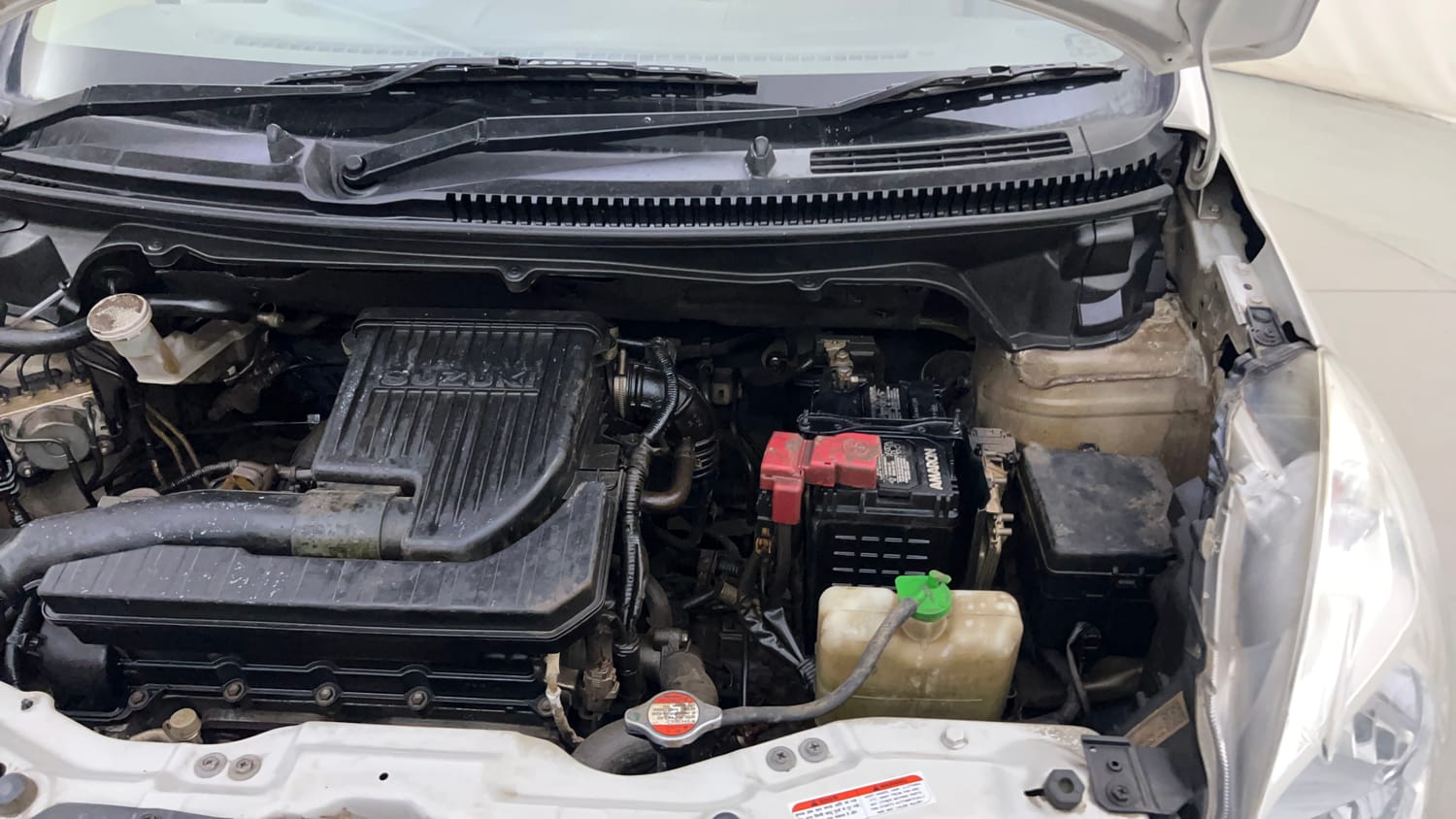 Used 2017 Maruti Suzuki Ertiga VXI AT Petrol Automatic engine ENGINE LEFT SIDE HINGE & APRON VIEW